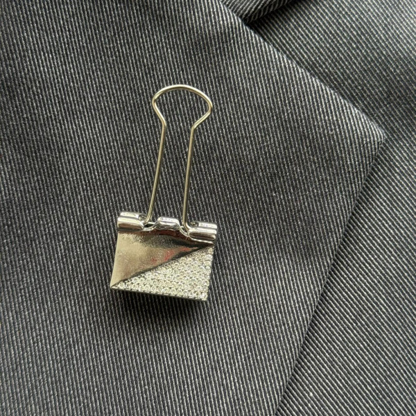 Брошь скрепка