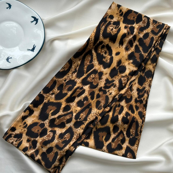 Шелковый шарф с леопардовым принтом