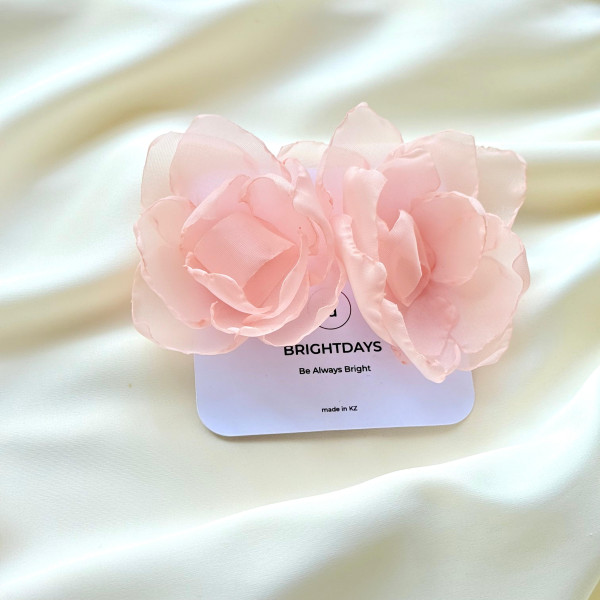 Серьги Пион пудровые