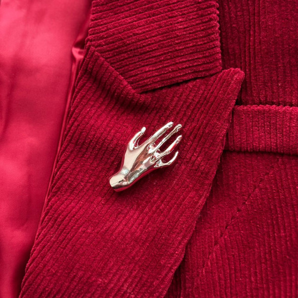 Брошь рука в серебре