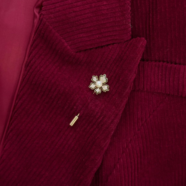 Брошь-значок цветок с жемчужиной