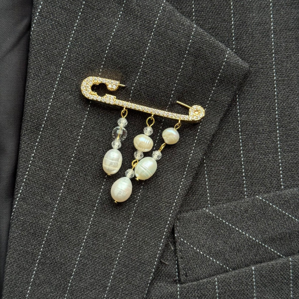 Брошь «Золотая булавка с жемчугом»