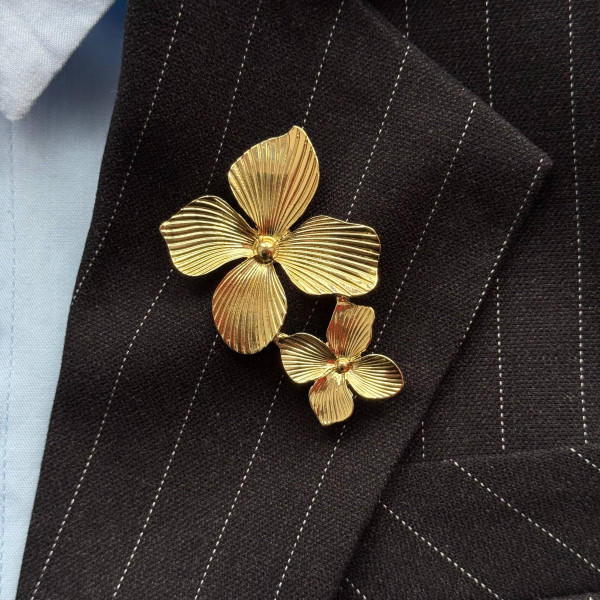 Брошь «Золотые лепестки»