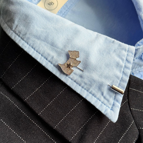 Брошь-значок собака