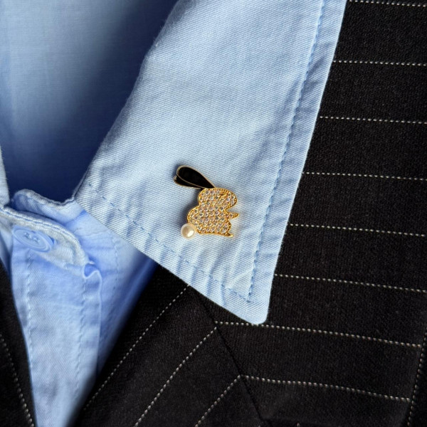 Брошь-пин зайчик